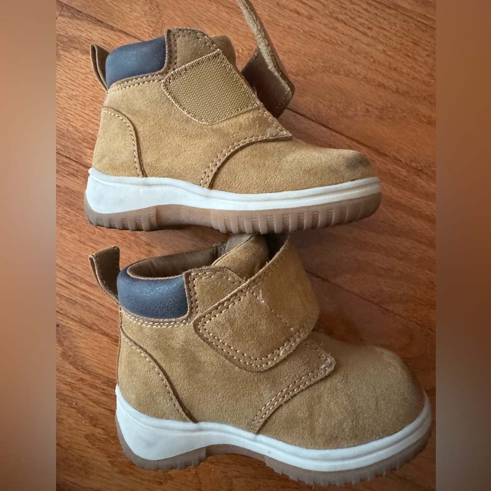 Old Navy Cute Tan Boots for Winter Toddler Size 5